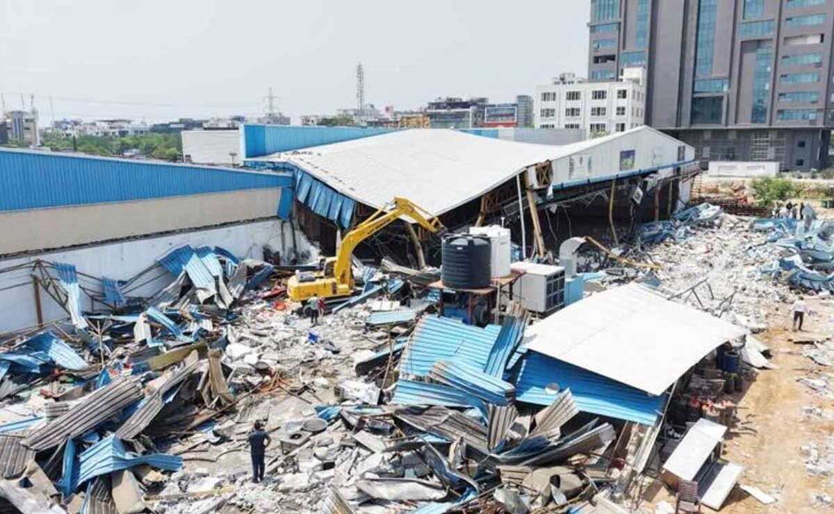 Hyderabad: Illegal Constructions Demolished by HYDRAA in Gachibowli 1 Hyderabad: Illegal Constructions Demolished by HYDERA in Gachibowli