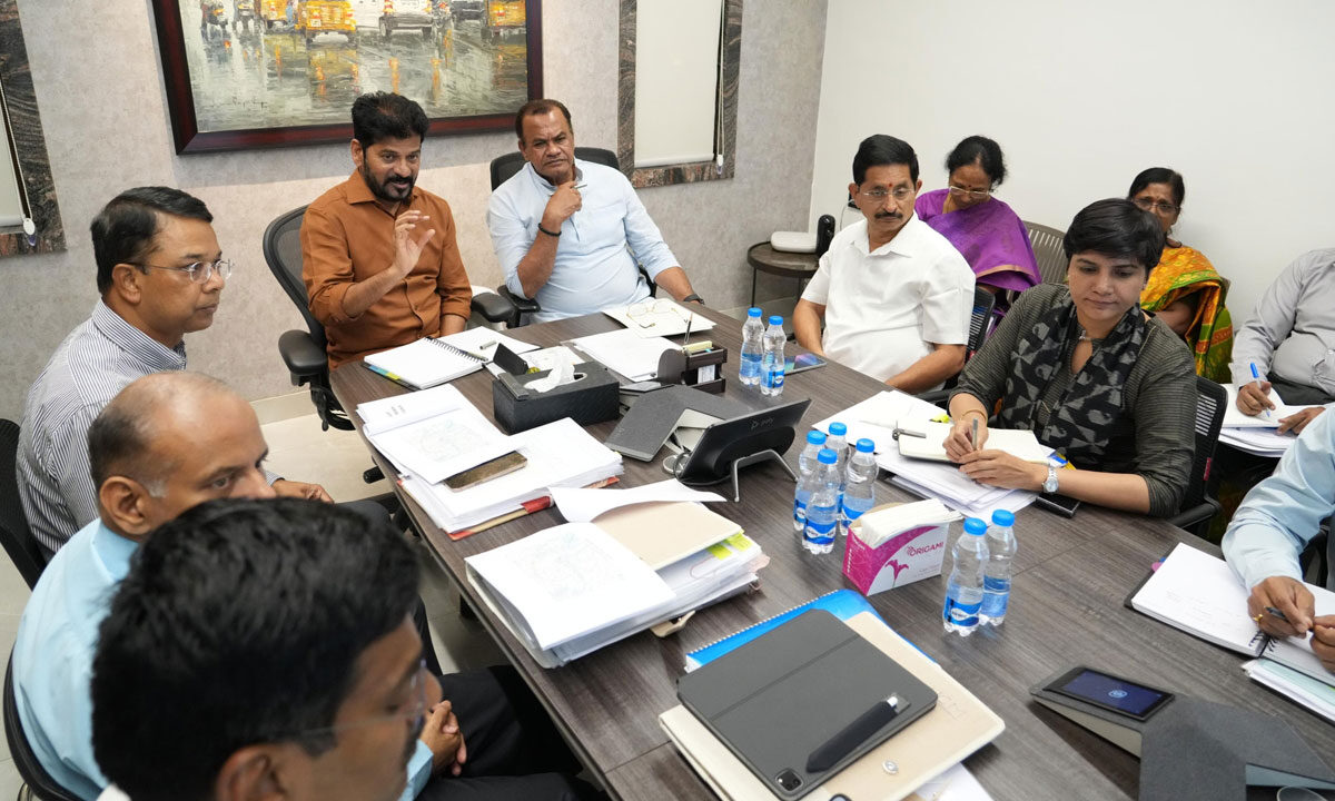 CM Revanth Reddy Reviews RRR Alignment, Directs Officials to Fast-Track Projects and Ensure Signal-Free Connectivity 1 CM Revanth Reddy Reviews RRR Alignment, Directs Officials to Fast-Track Projects and Ensure Signal-Free Connectivity