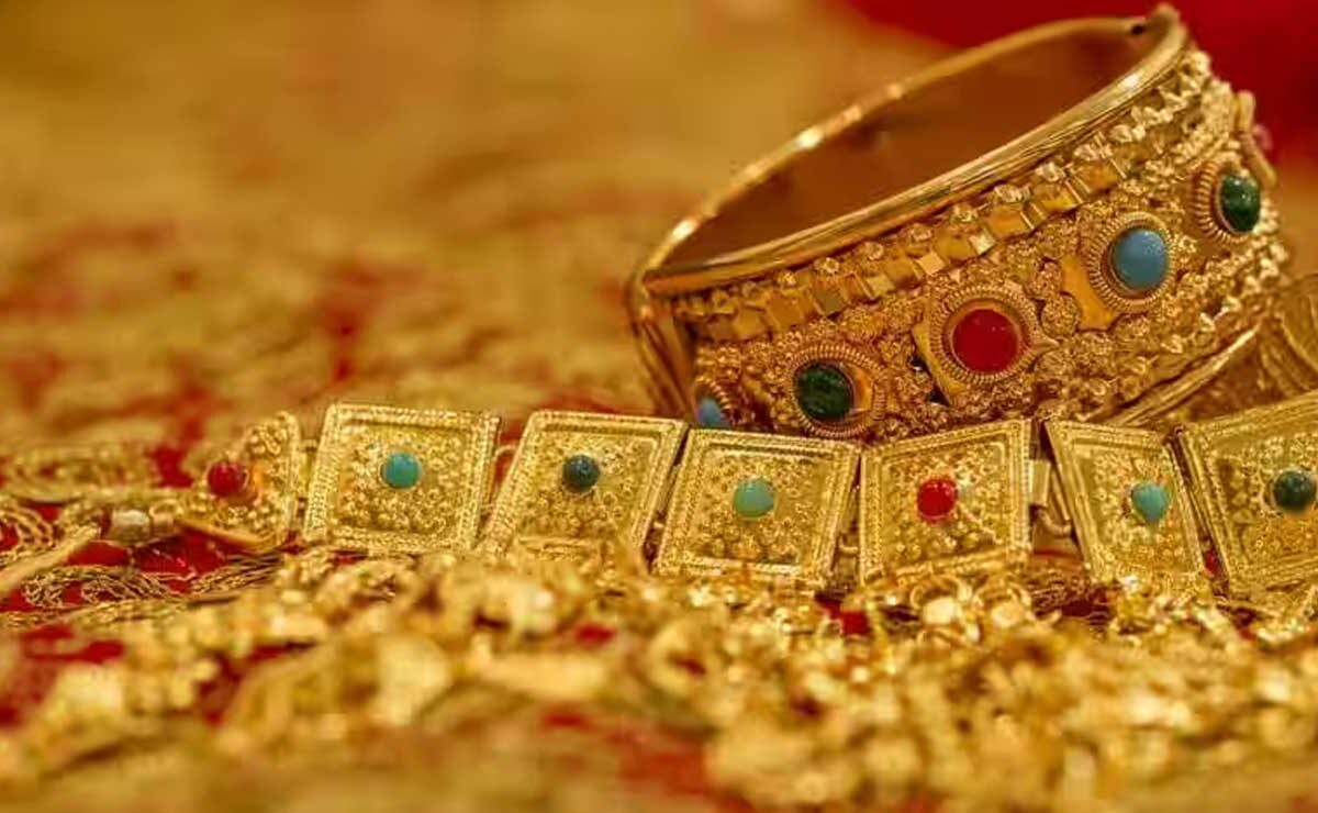Sharp Decline in Gold Prices, Ideal Time for Buyers 1 Sharp Decline in Gold Prices, Ideal Time for Buyers