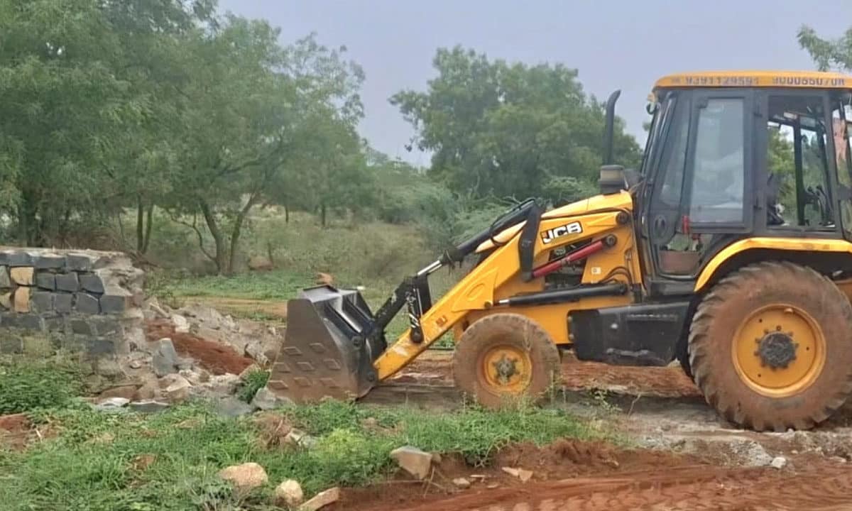 HYDRAA Bulldozes Illegal Walls Near ORR, Restores Ghatkesar’s 1968 Layout Roads