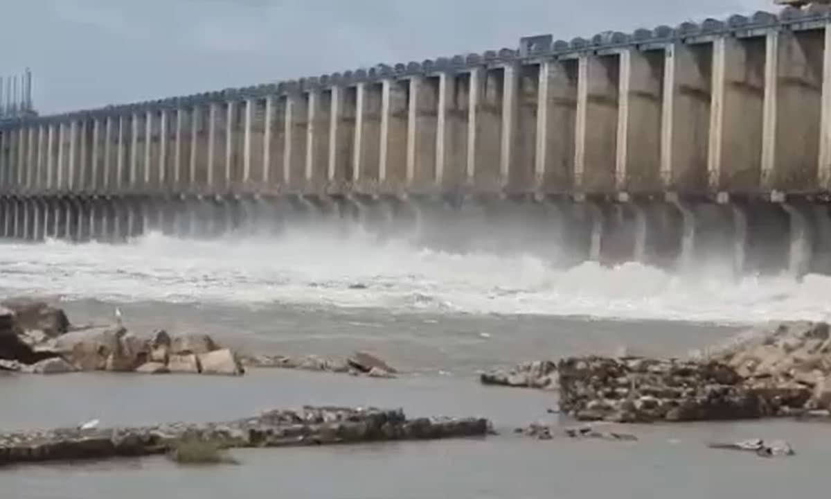 Telangana: Jurala Project Opens 10 Gates Amid Unseasonal Flooding in Krishna River
