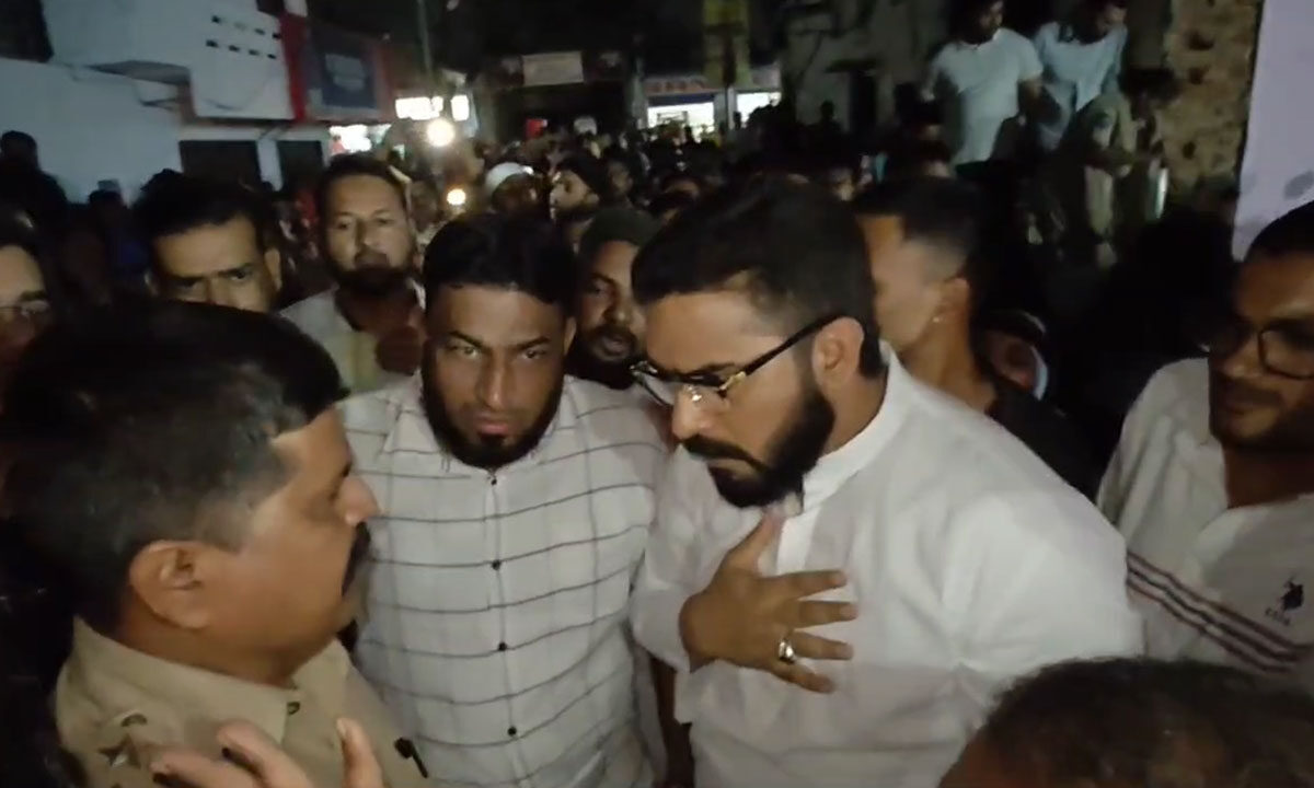 AIMIM MLA Majid Hussain Leads Dharna in Asifnagar, Demands Liquor Shop Closure 1 AIMIM MLA Majid Hussain Leads Dharna in Asifnagar, Demands Liquor Shop Closure