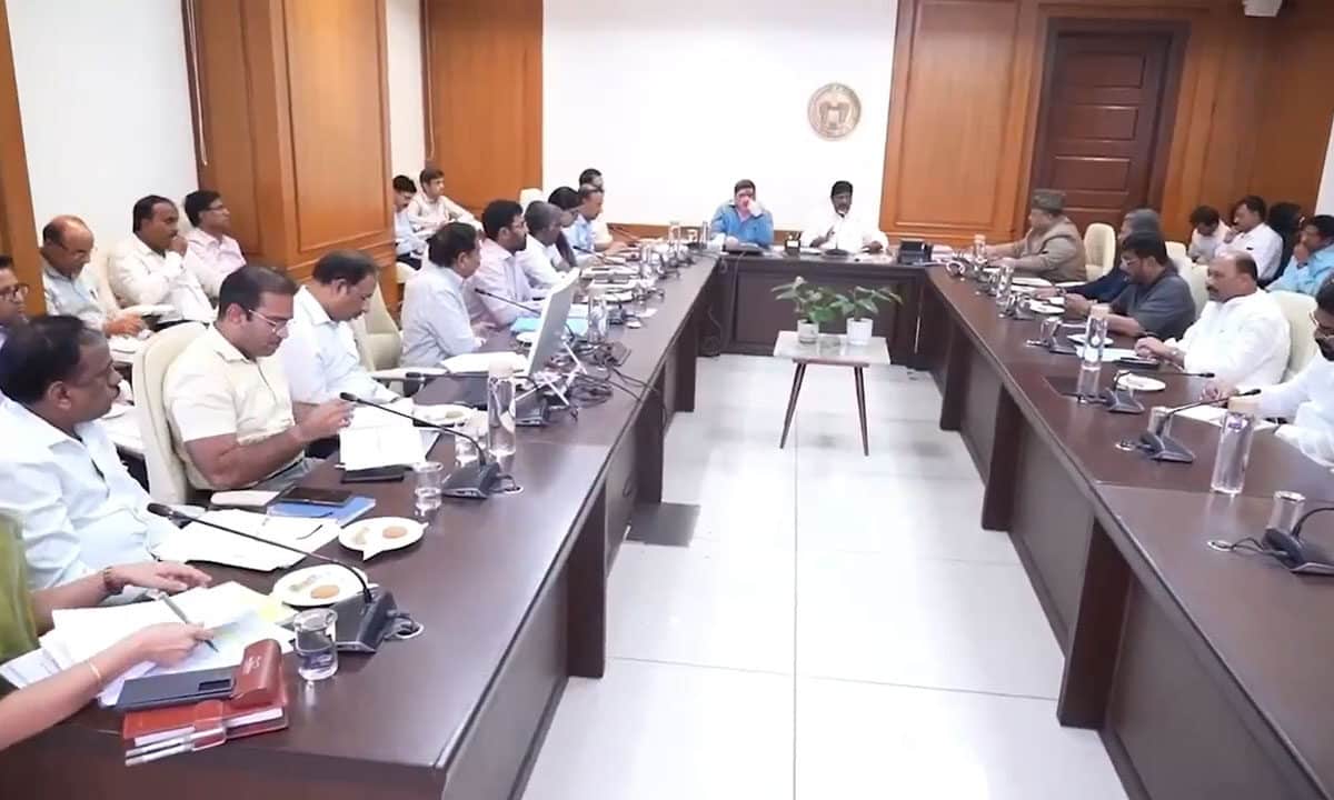 Deputy CM Bhatti Vikramarka Holds Review Meeting on Development of Hyderabad Old City