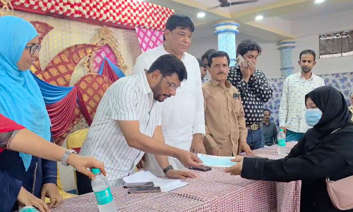 AIMIM Yakutpura MLA Hands Out ₹1.78 Cr in Shaadi Mubarak Cheques to 178 Beneficiaries 1 AIMIM Yakutpura MLA Hands Out ₹1.78 Cr in Shaadi Mubarak Cheques to 178 Beneficiaries