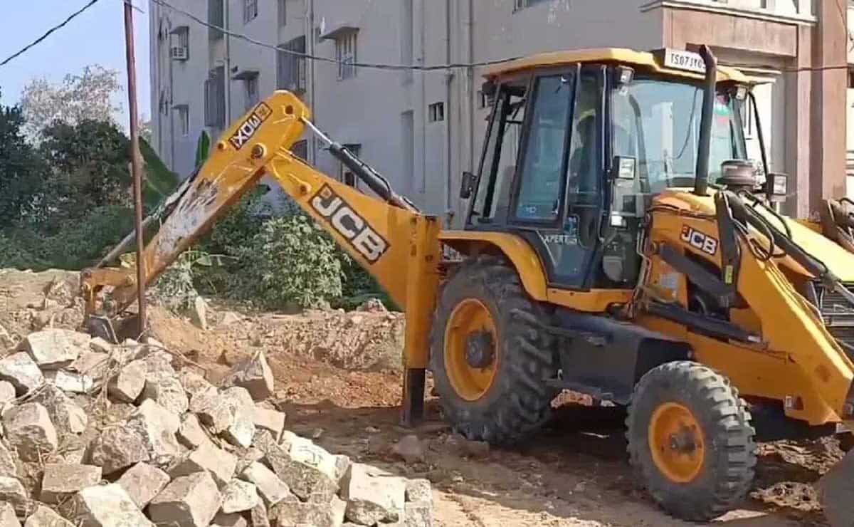 Telangana: HYDRAA Reclaims Encroached Park Land in Thumukunta Village