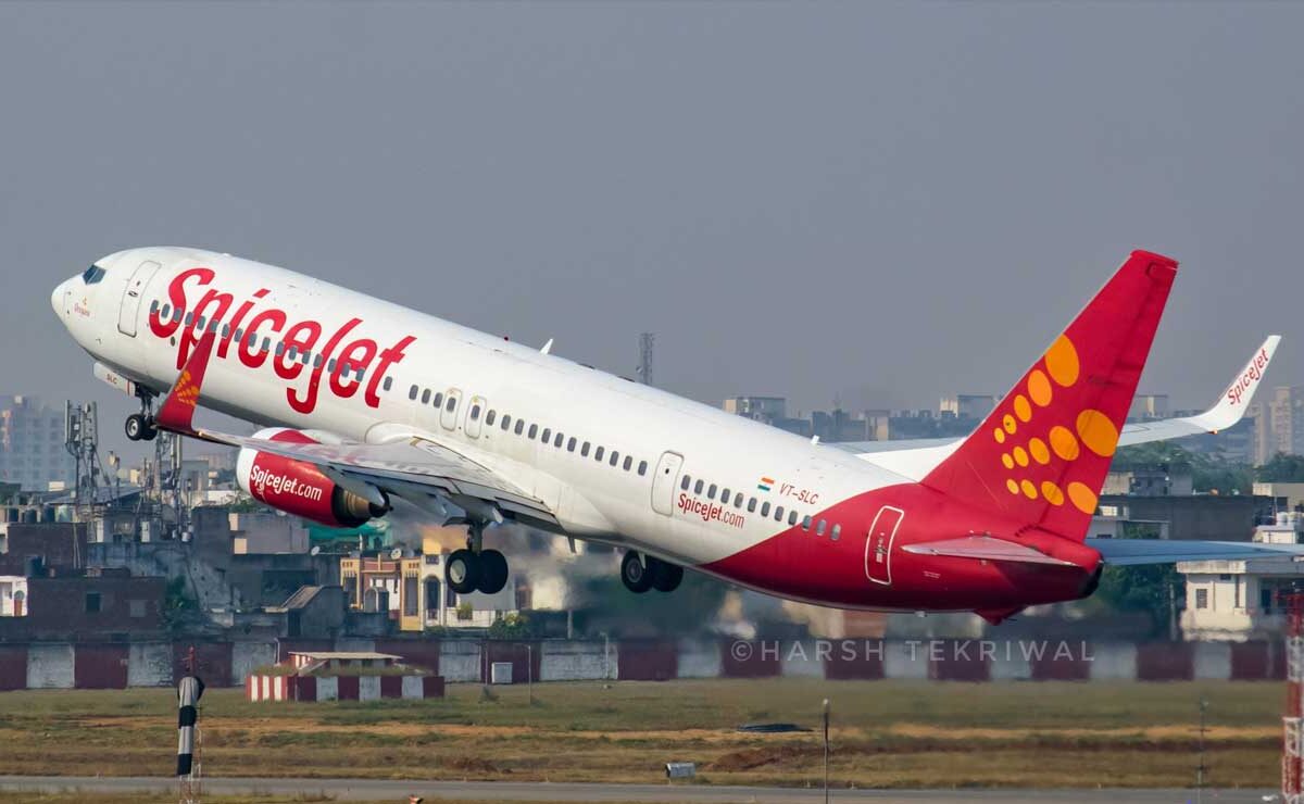 SpiceJet Flight Aborted in Hyderabad After Unusual Engine Noise Detected 1 SpiceJet Flight Aborted in Hyderabad After Unusual Engine Noise Detected
