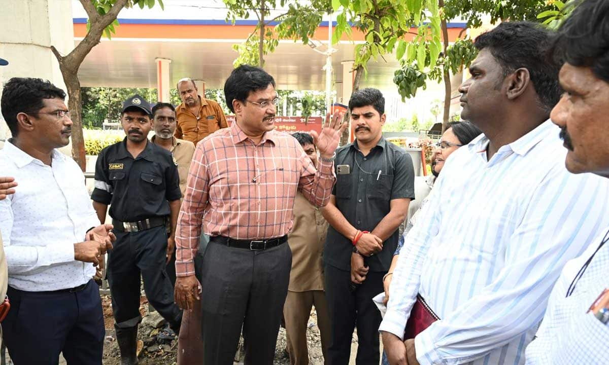 Residents Protest in Hyderabad’s Madhapur Against Alleged Illegal Survey Near Lake