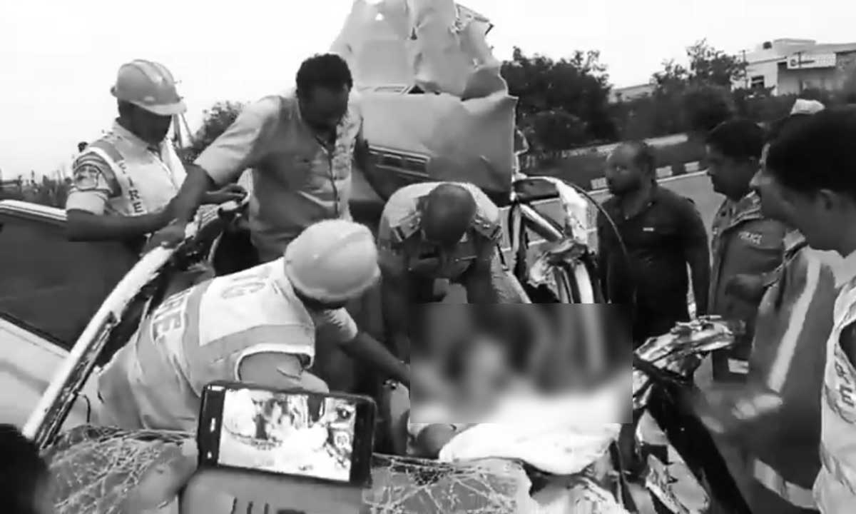 Telangana Road Accident: Sub-Inspector and Constable Killed
