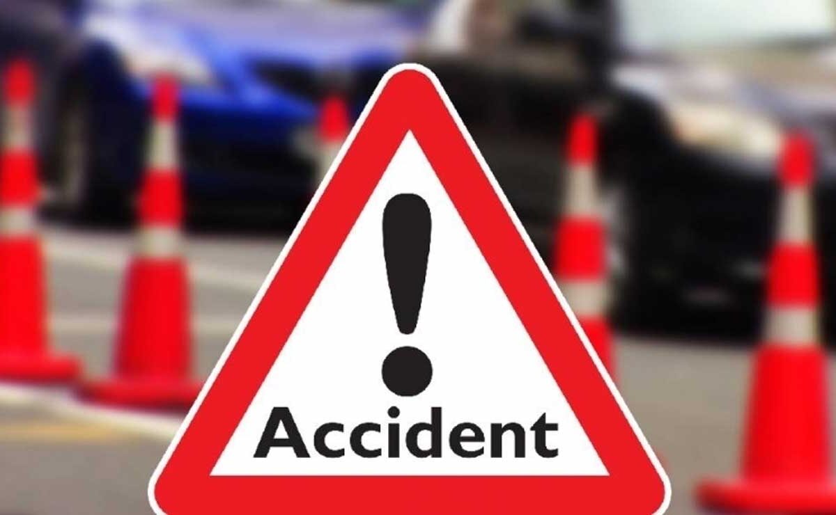Lorry Falls Off Flyover in Telangana: Driver Killed, Cleaner Critically Injured 1 Lorry Falls Off Flyover in Telangana: Driver Killed, Cleaner Critically Injured
