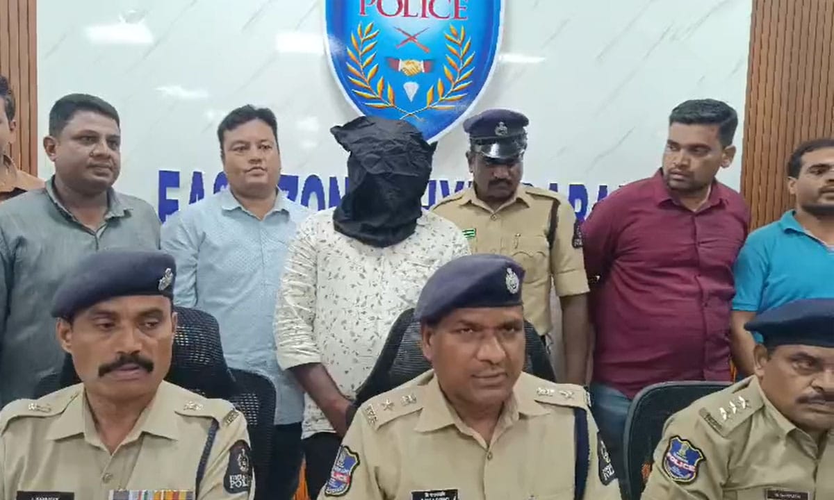 Hyderabad Police Bust Inter-State Gold Scam Gang, Rs. 40 Lakh Recovered