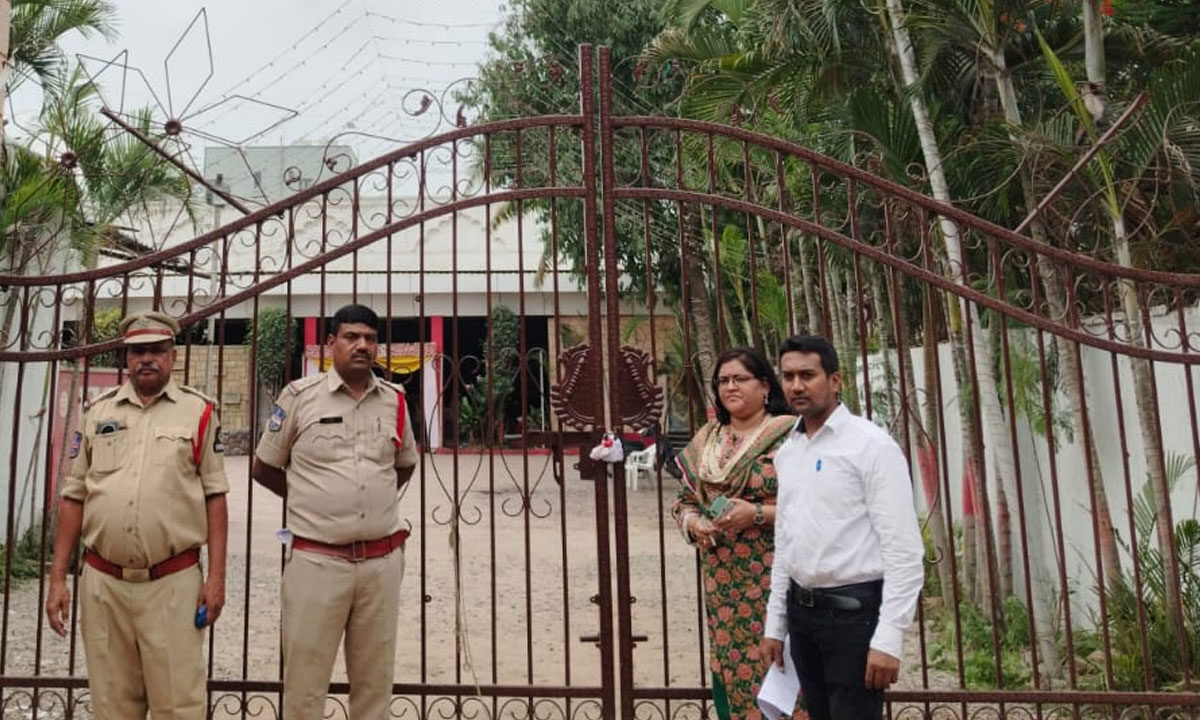Hyderabad: Classic Garden Function Hall Seized by Gudimalkapur Police Over Repeated Violations 1 Hyderabad: Classic Garden Function Hall Seized by Gudimalkapur Police Over Repeated Violations