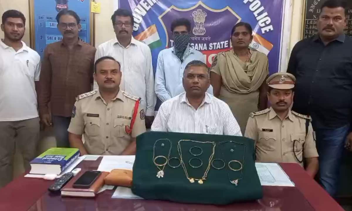 Gold Theft Cracked: Railway Police Arrest Accused at Lingampalli Station, Recover Ornaments Worth ₹20 Lakh