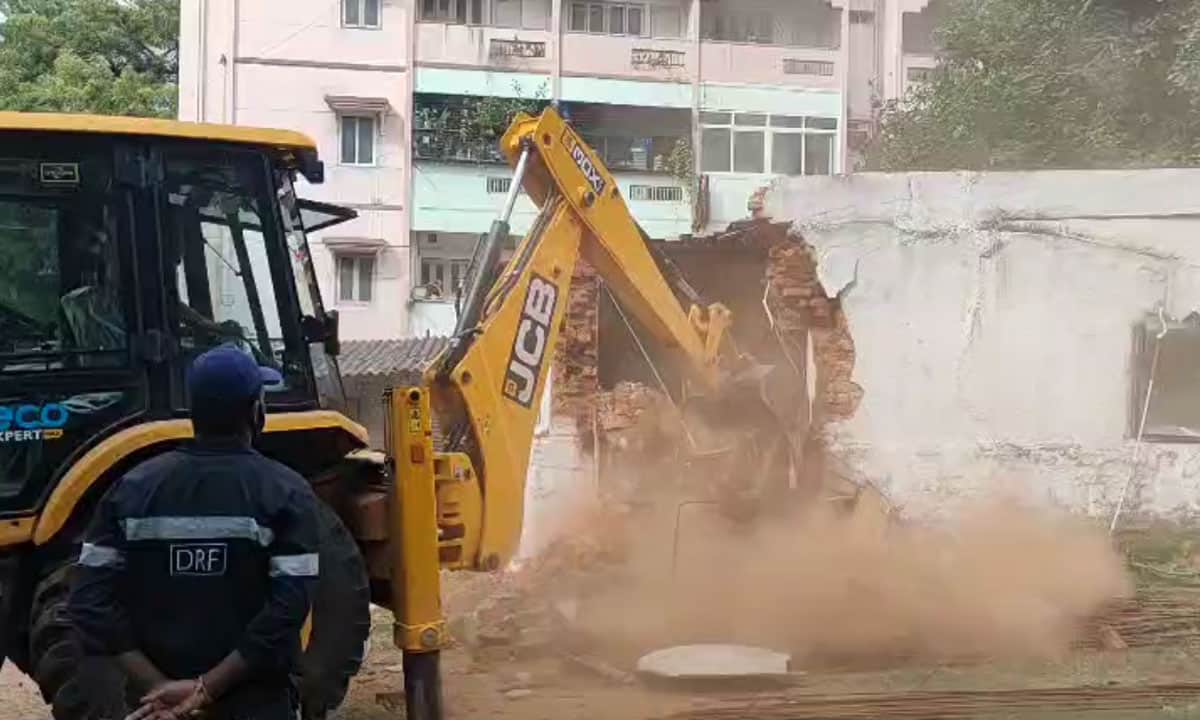 HYDRA Clears 60-Year Long Encroachments, Restores Park in Yellareddyguda