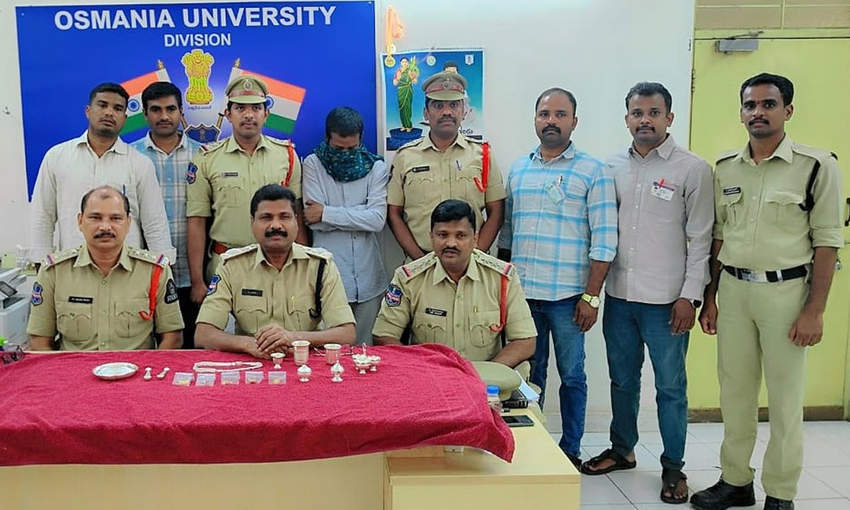Serial Burglar with 24 Previous Cases Nabbed in Hyderabad – Gold and Silver Worth ₹2 Lakh Recovered 1 Serial Burglar with 24 Previous Cases Nabbed in Hyderabad – Gold and Silver Worth ₹2 Lakh Recovered