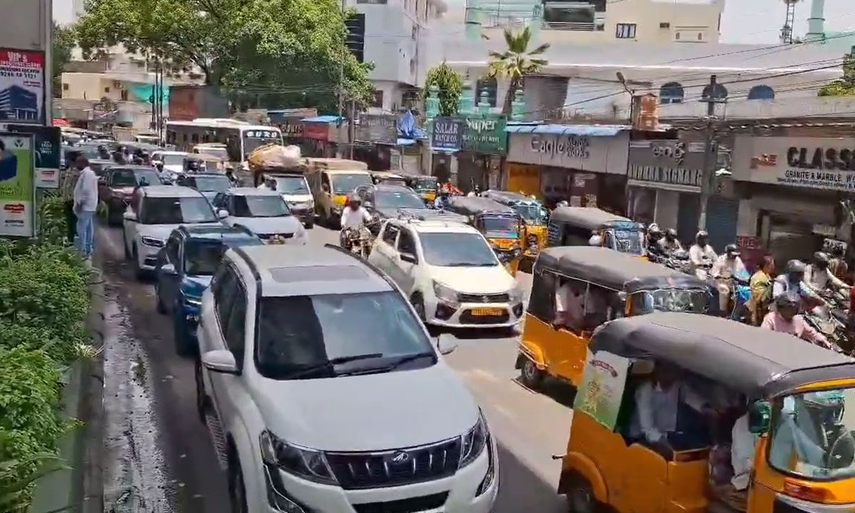 Hyderabad: Traffic Diversions Near Malakpet to Continue Until Monday Morning: Police 1 Traffic Diversions Near Malakpet to Continue Until Monday Morning: Hyderabad Police