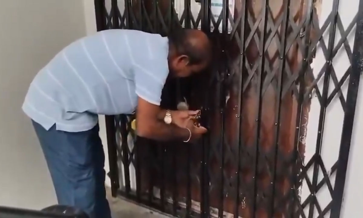 Telangana: Landlord Locks Sub-Registrar Office Over Non-Payment of Rent 1 Telangana: Landlord Locks Sub-Registrar Office Over Non-Payment of Rent