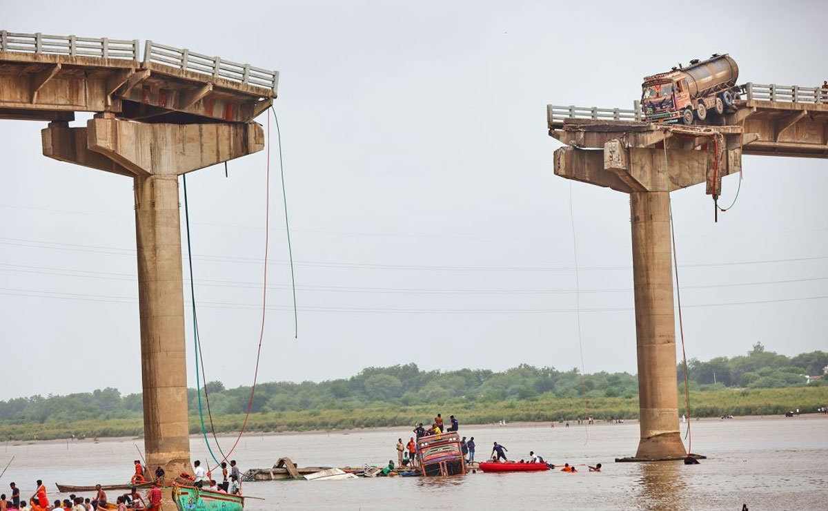 Gujarat Bridge Collapse Claims 13 Lives; PMO Announces Compensation 1 Gujarat Bridge Collapse Claims 13 Lives; PMO Announces Compensation