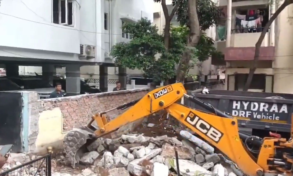 HYDRA Removes Barrier Wall to Connect Nandanavanam and Jayanagar Colonies 1 HYDRA Removes Barrier Wall to Connect Nandanavanam and Jayanagar Colonies