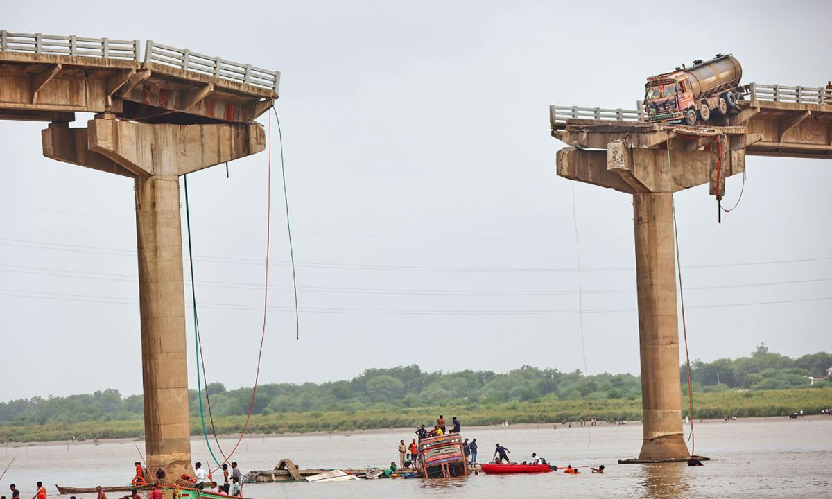 Death Toll Reaches 18 in Gujarat Bridge Collapse Incident 1 Death Toll Reaches 18 in Gujarat Bridge Collapse Incident
