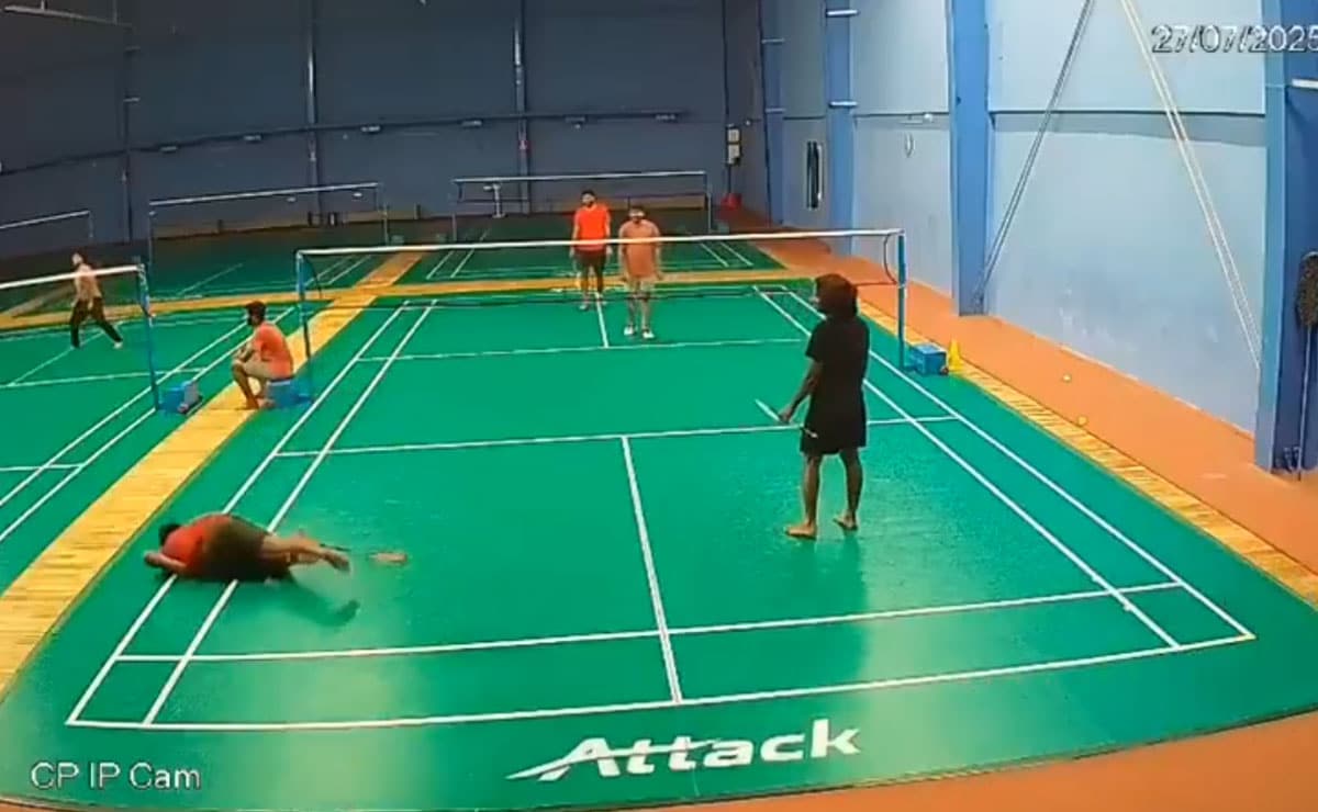 Hyderabad: 25-Year-Old Dies of Heart Attack While Playing Shuttle (Video Goes Viral)