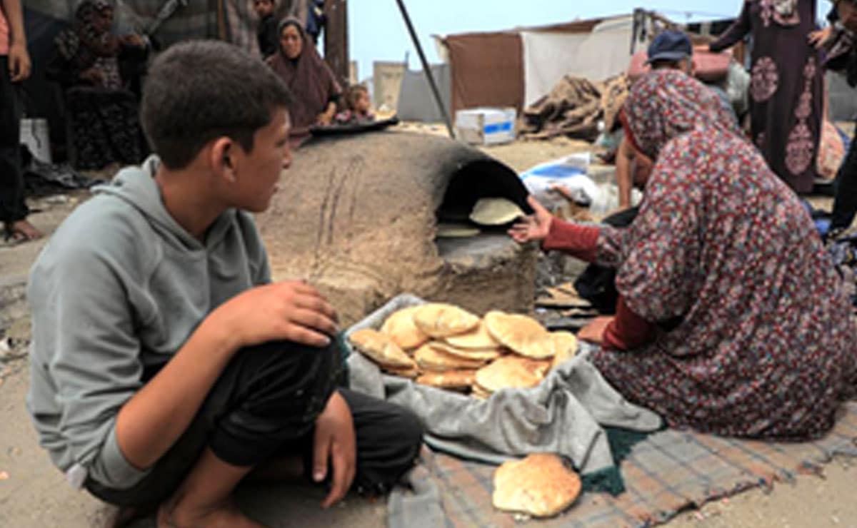 Israel announces 10-hour military activity pause for aid in parts of Gaza Strip