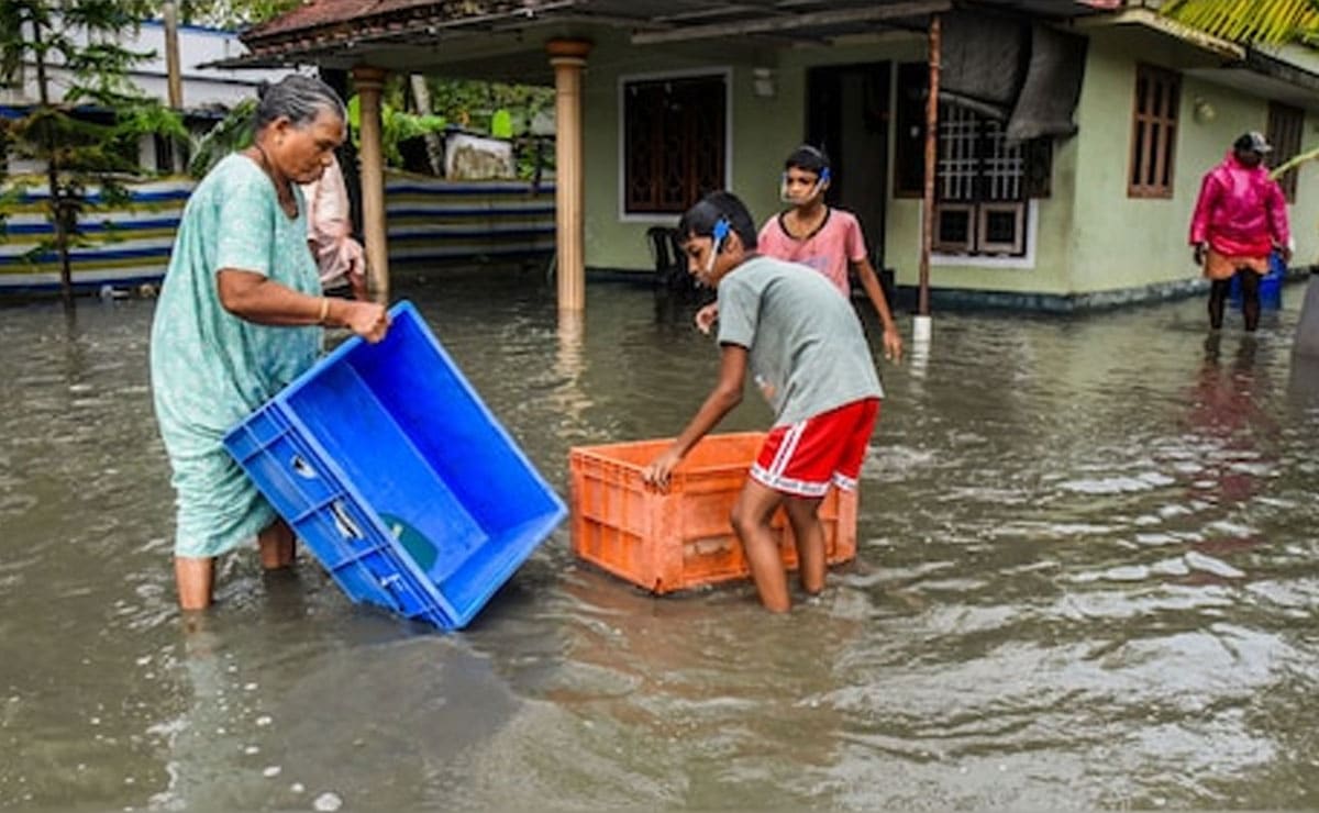Water level rises in rivers, dams as heavy rain pours in parts of Kerala
