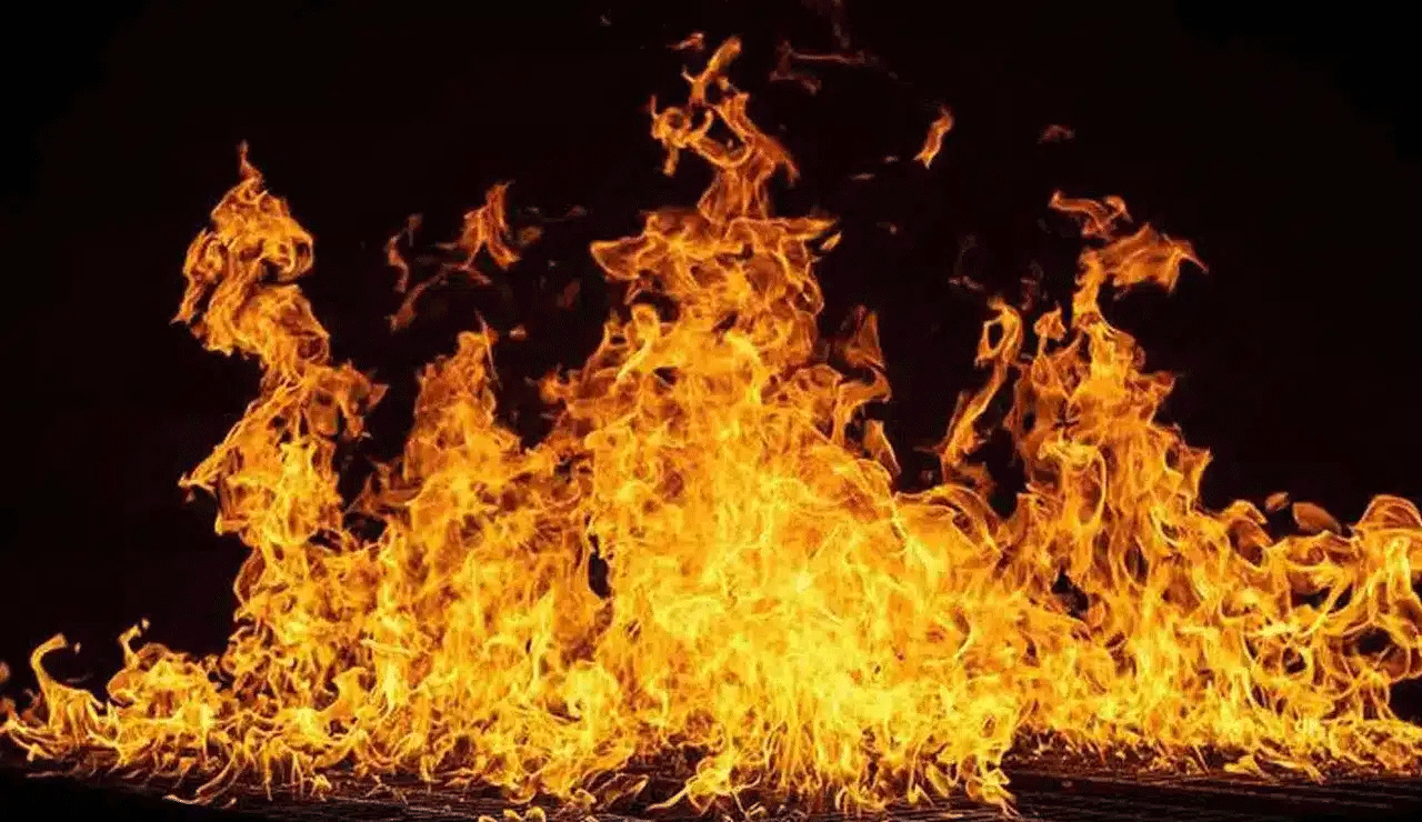Surya Enterprises Godown in Hyderabad Catches Fire, Police Suspect Electrical Fault 1 Surya Enterprises Godown in Hyderabad Catches Fire, Police Suspect Electrical Fault