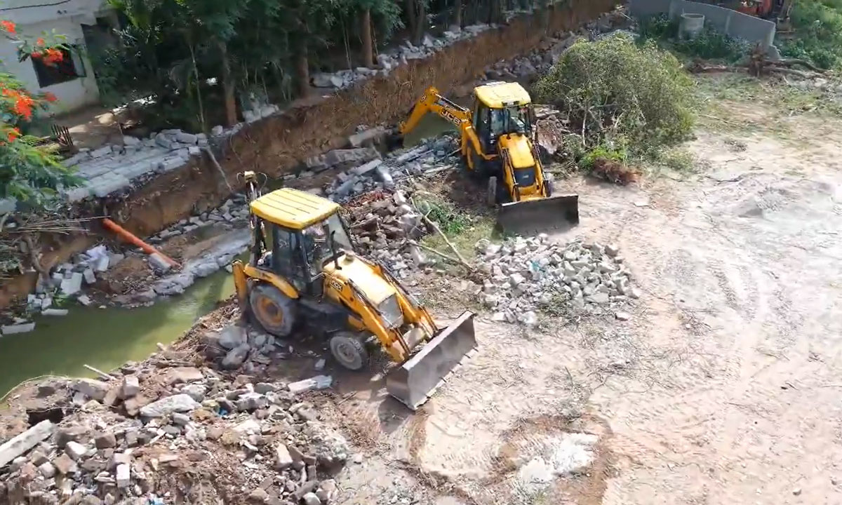 HYDRAA Demolition Drive in Kukatpally: Nala Encroachments Razed to Prevent Flooding 1 HYDRAA Demolition Drive in Kukatpally: Nala Encroachments Razed to Prevent Flooding