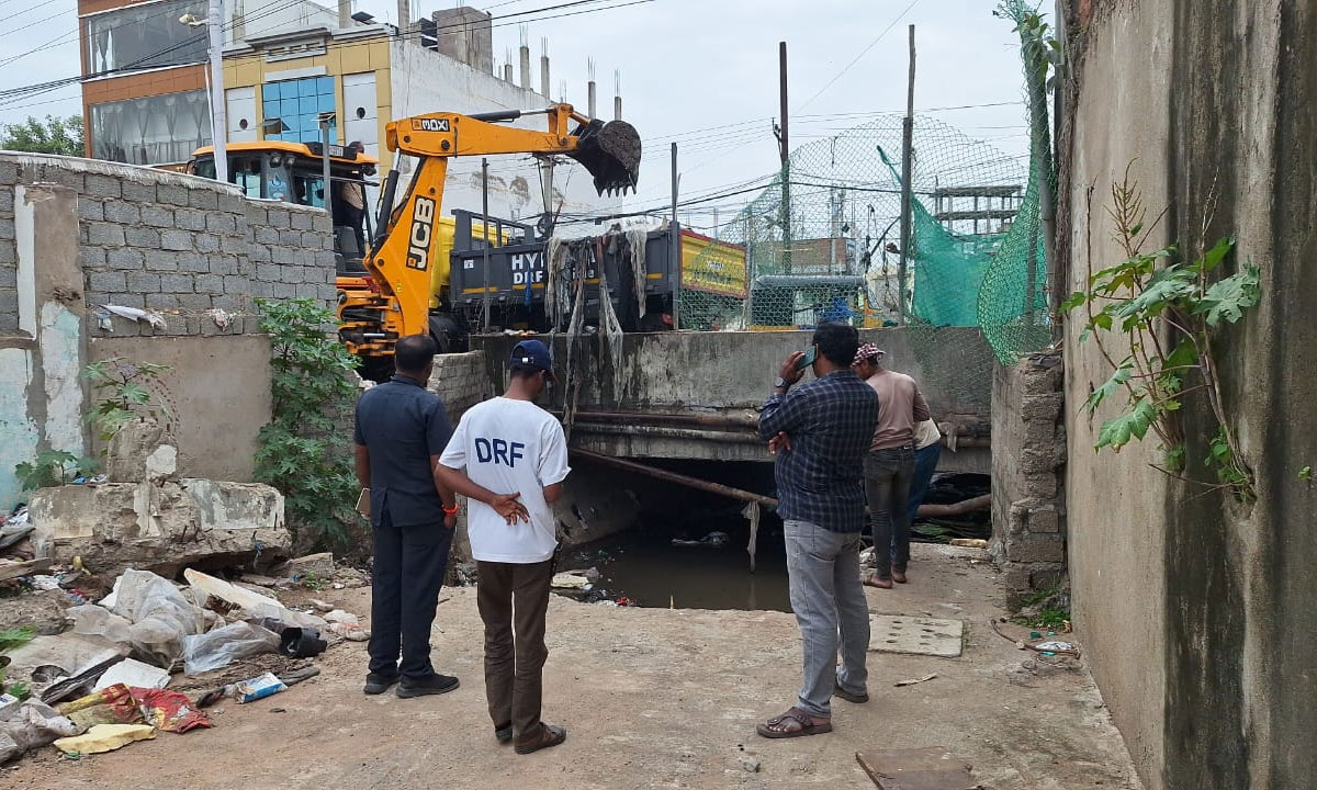Hyderabad: HYDRAA Cleans What GHMC Ignored, Bahadurpura Locals Applaud the Effort 1 Hyderabad: HYDRAA Cleans What GHMC Ignored, Bahadurpura Locals Applaud the Effort