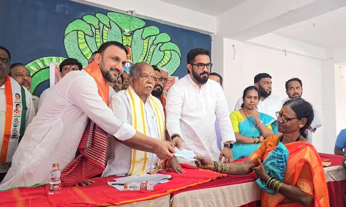 Hyderabad: MLA Majid Hussain, Feroz Khan Lead Bonalu Grant Distribution at Hanuman Temple