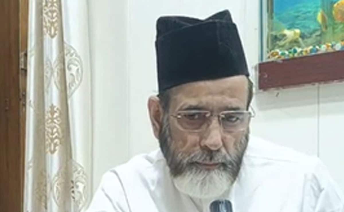 Maulana Tauqeer Raza urges Muslims to embrace their identity openly