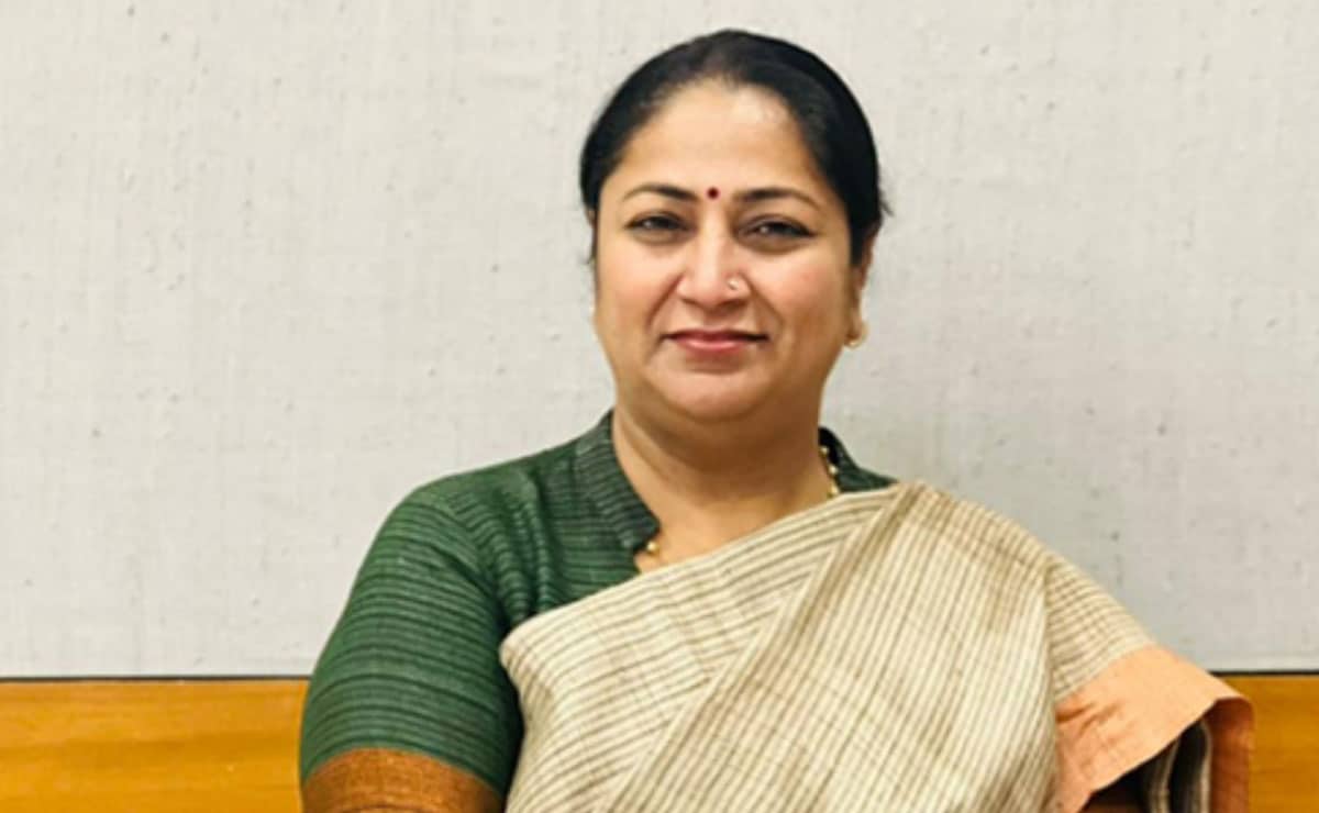 Delhi CM said she welcomes helpful criticism but claimed BJP is fixing AAP’s mess.