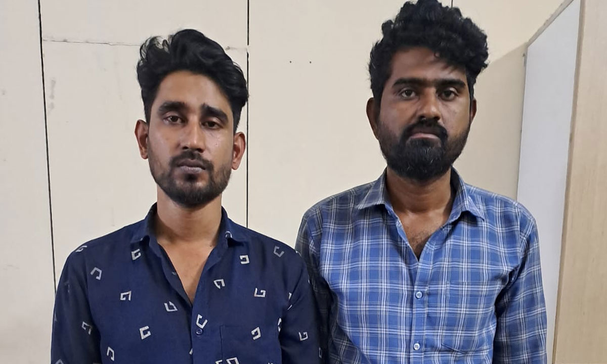 Hyderabad: Two Cash Robbers Nabbed, Dummy Notes Used to Cheat Elderly Woman 1 Hyderabad: Two Cash Robbers Nabbed, Dummy Notes Used to Cheat Elderly Woman