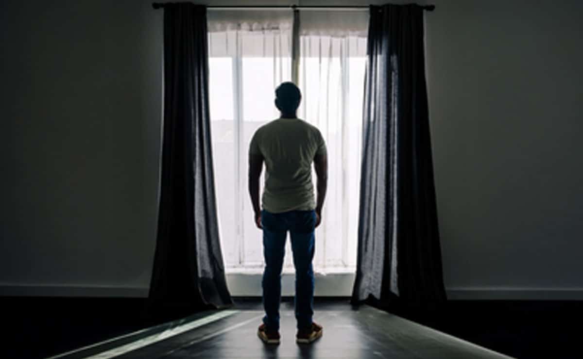 Smartphones before 13 may raise suicidal thoughts, aggression risk in youth: Study