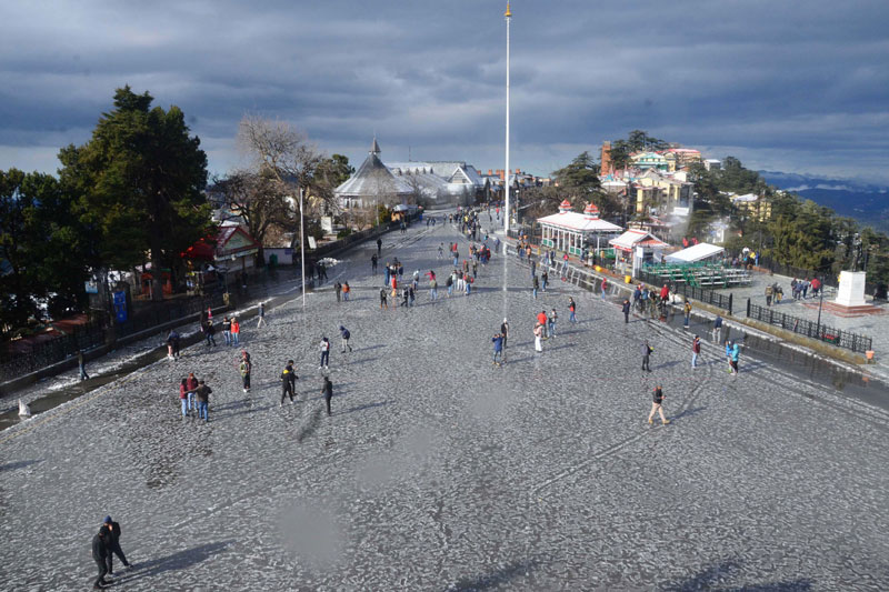 SHIMLA SNOWFALL 3 1 Shimla Gets Season's First Snowfall, Cheers Tourists