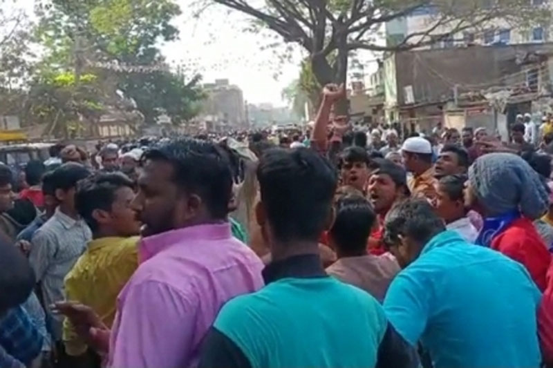 SHIVAMOGA VIOLENCE 7 Hijab row turns violent in K'taka; stone pelting, lathi-charge incidents reported