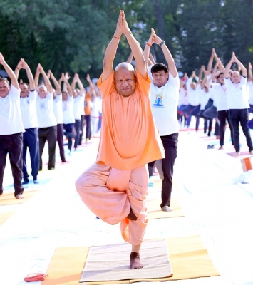 YogaYogi Yogi leads Yoga Day celebrations in UP
