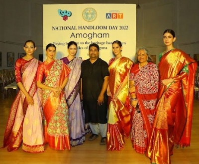 Tabu 1 On National Handlooms Day, Tabu steps out in Telangana's traditional weaves
