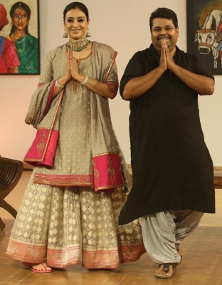 Tabu 2 On National Handlooms Day, Tabu steps out in Telangana's traditional weaves