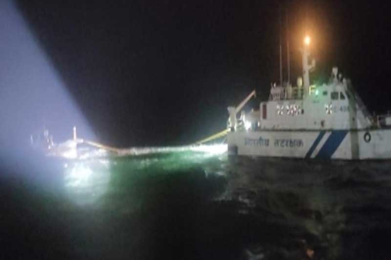 PAKISTANI FISHING BOAT Gujarat: Drugs valued at Rs 200 crore seized, six arrested
