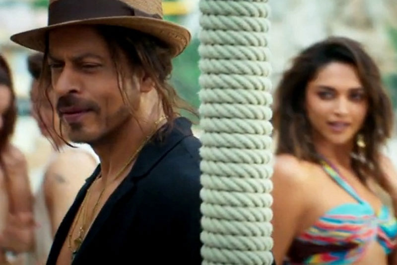 PATHAAN 13 IANS Review: Superhit written all over 'Pathaan' as SRK returns with a bang