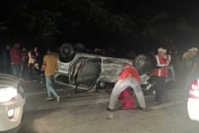 Car Accdnt 1 Two cars collide on Yamuna expressway, 8 injured