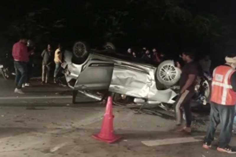 Car Accdnt 2 Two cars collide on Yamuna expressway, 8 injured