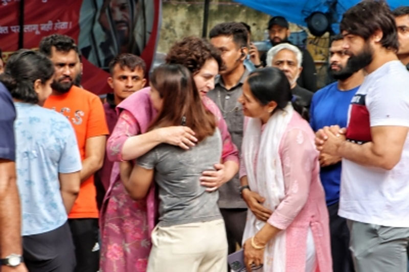 PRIYANKA MET WRESTLERS 1 Don't have any expectations from PM: Priyanka Gandhi meets protesting wrestlers at Jantar Mantar