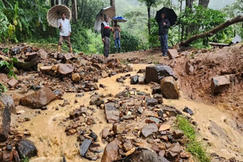 LANDSLIDE 1 Five dead amid heavy rain in K'taka, cities inundated