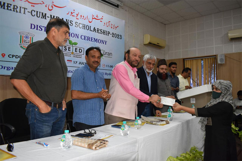 SEED SCHOLARSHIP 2 MANUU students receive 73.9 lac scholarship from SEED