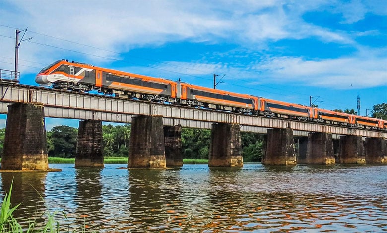 YOUTH VANDE BHARAT 4 Vande Bharat Express Emerges as the Preferred Mode of Transport amongst Youth