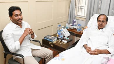 Andhra CM Jagan calls on KCR