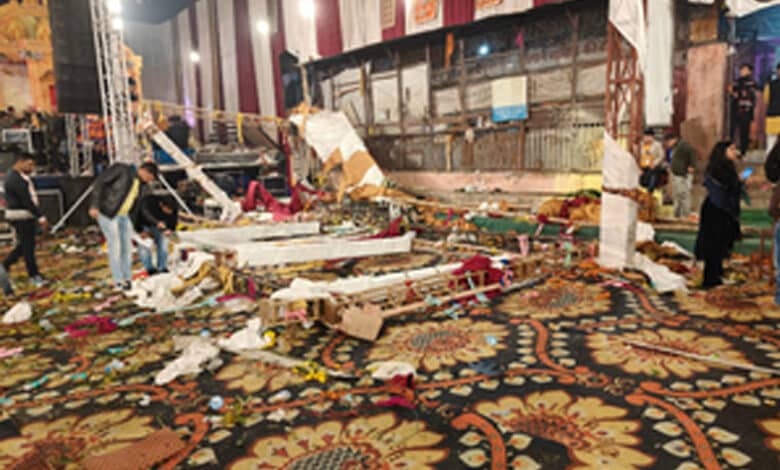 One Fatality, 17 Injured as Stage Collapses at Kalkaji Temple in Delhi