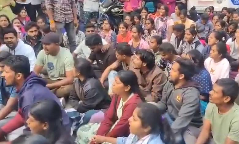 Students of OU's PG girls hostel stage protest, demand action against intruders